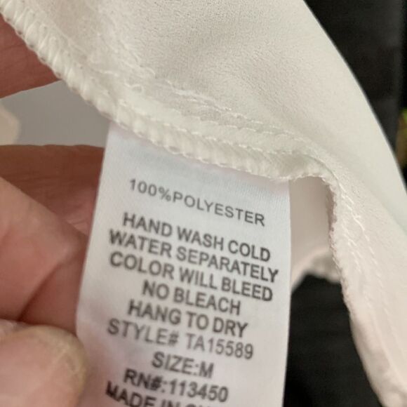 Lulumari Size Medium sleeveless top with beaded detail - Picture 6 of 8